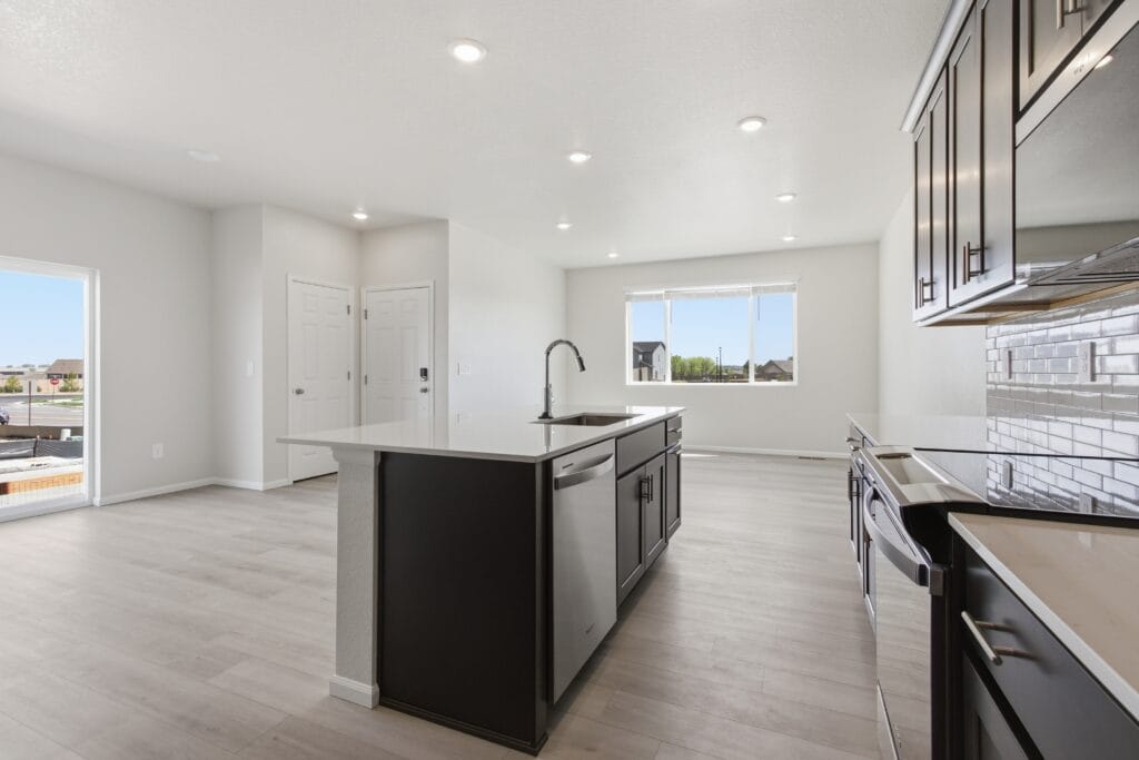 e 164th family room kitchen