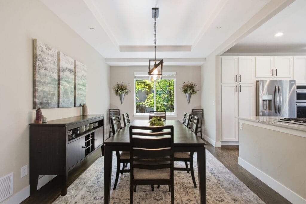 5083 hidden pond dining room 1