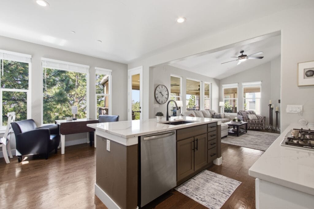5083 hidden pond kitchen 3